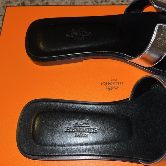 Hermes Oran Sandals - Picture 15 of 15